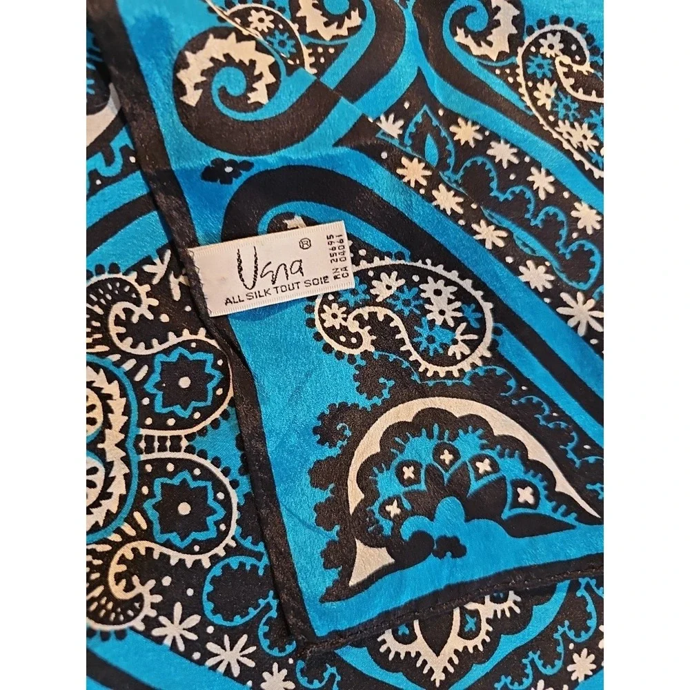 Vana Japsn Silk Scarf Blue Black White Paisley 10